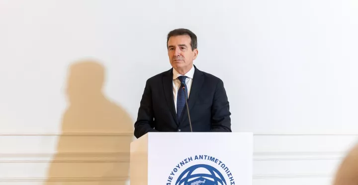 Μ. Χρυσοχοΐδης: Μηδενική ανοχή στην πώληση αλκοόλ και καπνού σε ανηλίκους