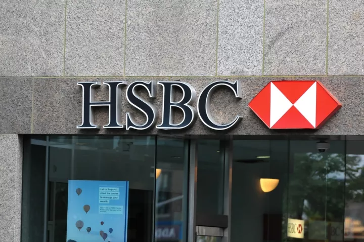 HSBC: Στα «σκαριά» περικοπές 20.000 θέσεων εργασίας λόγω Τεχνητής Νοημοσύνης
