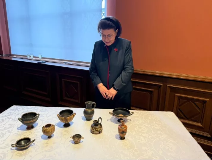 ΥΠΠΟ: Επαναπατρίζονται εννέα αρχαιότητες που εκλάπησαν από το Αρχαιολογικό Μουσείο του Άργους