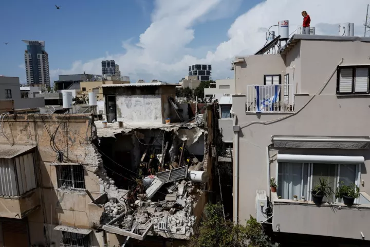 Ισραήλ: Δεκαπέντε τραυματίες από βόμβα διασποράς στο Τελ Αβίβ-Ιράν σε Τραμπ: Θα καταστρέψουμε όλες τις ενεργειακές υποδομές της περιοχής