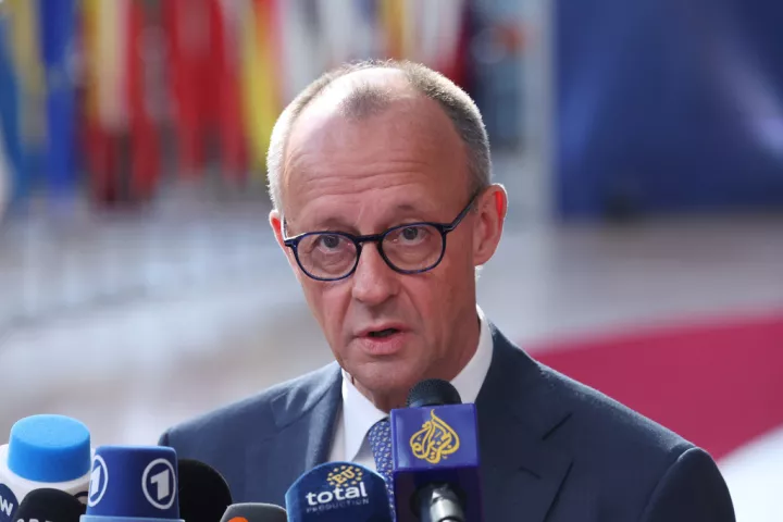 Γερμανία: Ο Μερτς υποδέχεται θετικά τις συνομιλίες του Τραμπ με το Ιράν 