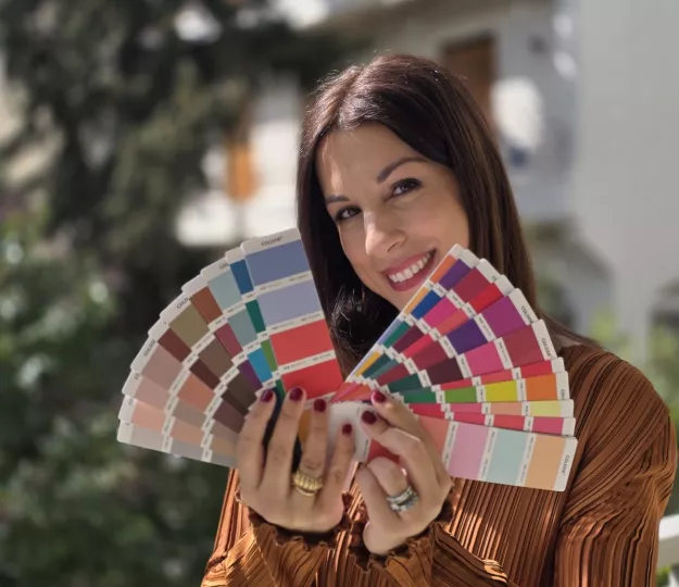 Η Έλλη Παρασκευοπούλου ξέρει τα Your Wow Colors που μεταμορφώνουν εμφάνιση και διάθεση  