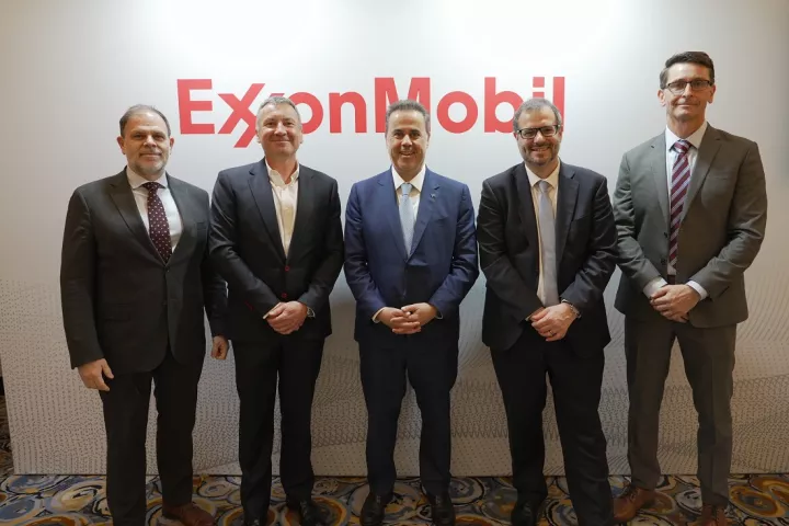 Συνάντηση Παπασταύρου με ExxonMobil: Σε τροχιά υλοποίησης η γεώτρηση στο Ιόνιο το 2027