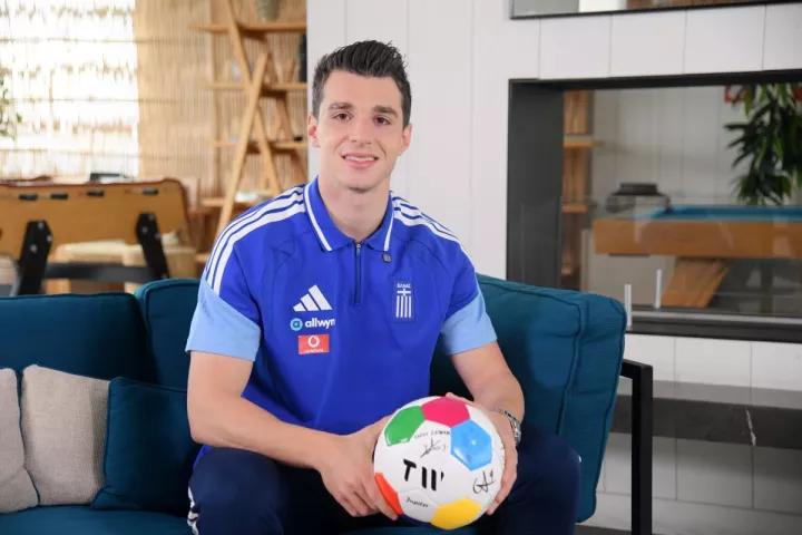 Ο Τάσος Δουβίκας στο Allwyn Game Time: «Η Εθνική Ομάδα αποτελεί ένα νεανικό σύνολο με τεράστια πείνα για διάκριση»