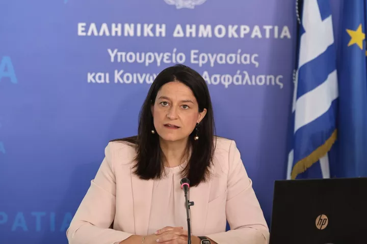 Αύξηση κατώτατου μισθού στα 920 ευρώ: Πώς διαμορφώνονται οι μηνιαίες απολαβές - Παραδείγματα