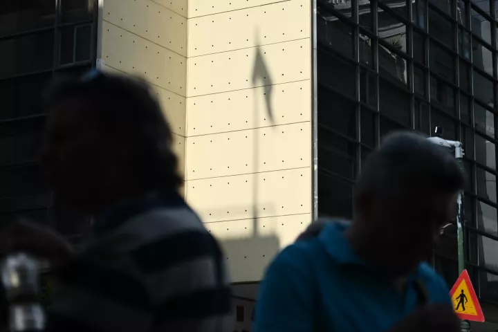 Η άνοδος στις αποδοχές των δημοσίων υπαλλήλων από τον Απρίλιο - Αναλυτικά παραδείγματα