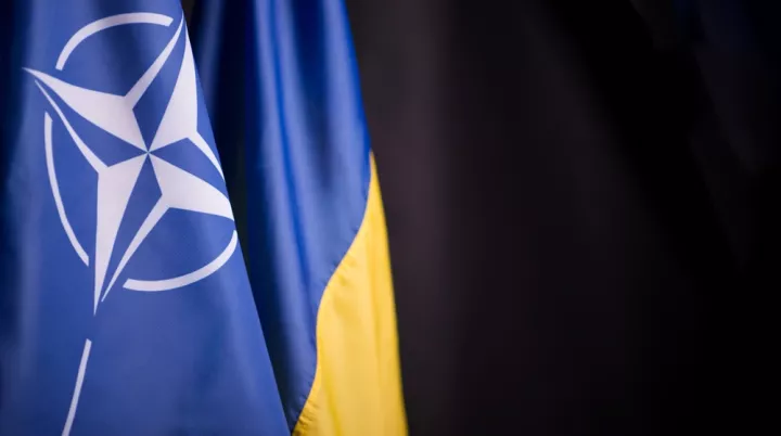 NATO: Τα αμερικανικά όπλα για την Ουκρανία έχουν ήδη παραδοθεί ή συνεχίζουν να καταφθάνουν στο Κίεβο 