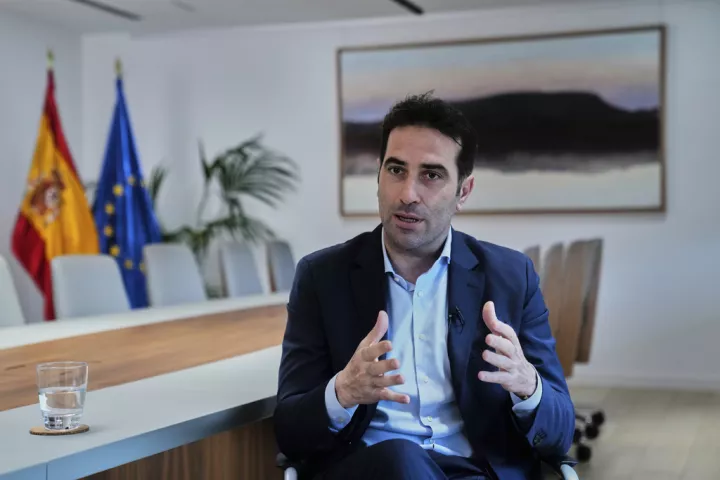 Ισπανία: Μίνι-ανασχηματισμός, με τον ΥΠΟΙΚ αναλαμβάνει και αντιπρόεδρος της κυβέρνησης Σάντσεθ