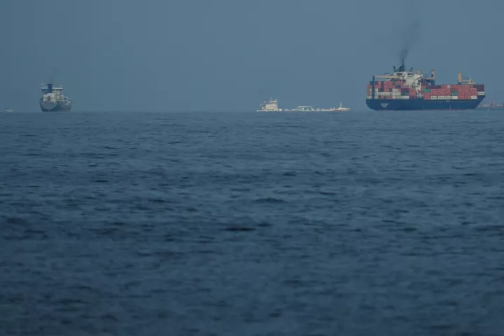 Τα ΗΑΕ είναι διατεθειμένα να μετάσχουν σε διεθνή ομάδα για το άνοιγμα των Στενών του Ορμούζ