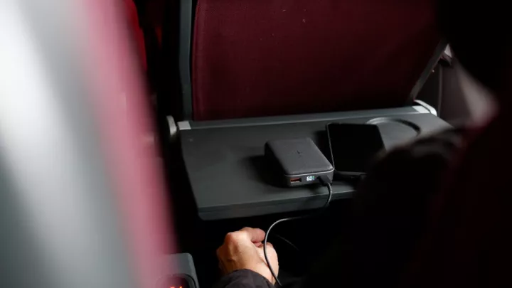 ΟΗΕ: Ο αριθμός των power banks στις πτήσεις περιορίζεται σε δύο ανά επιβάτη