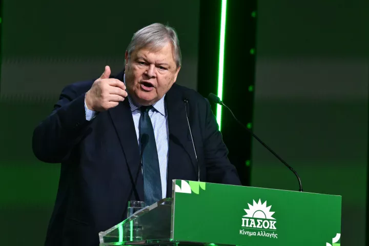 Ευ. Βενιζέλος: Το ΠΑΣΟΚ οφείλει να κηρύττει την αυτονομία του, αλλά να συνοδεύεται από βαρύτητα προσώπων και θέσεων