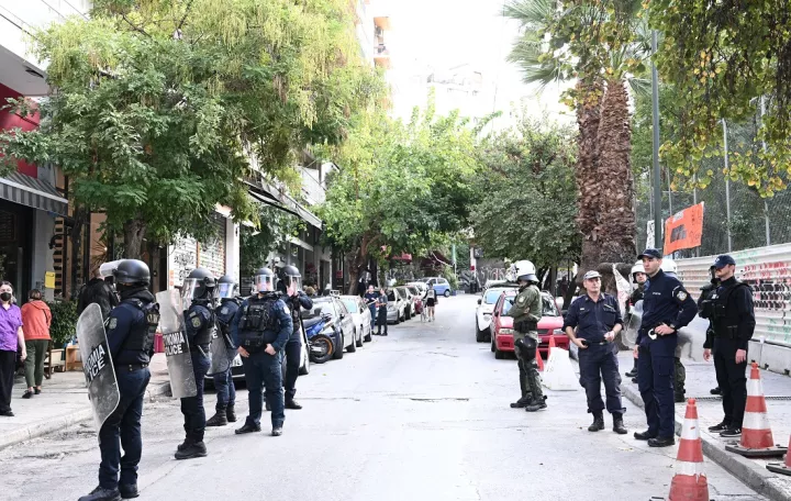 Εξάρχεια: Επίθεση με πέτρες σε διμοιρία των ΜΑΤ - 114 προσαγωγές