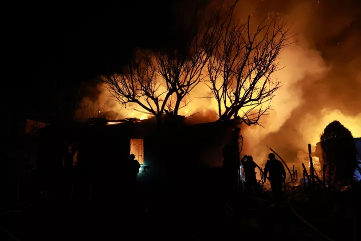 Ρωσία: Τέθηκε υπό έλεγχο η πυρκαγιά στο λιμάνι Ουστ-Λούγκα, δηλώνει ο κυβερνήτης (vids)