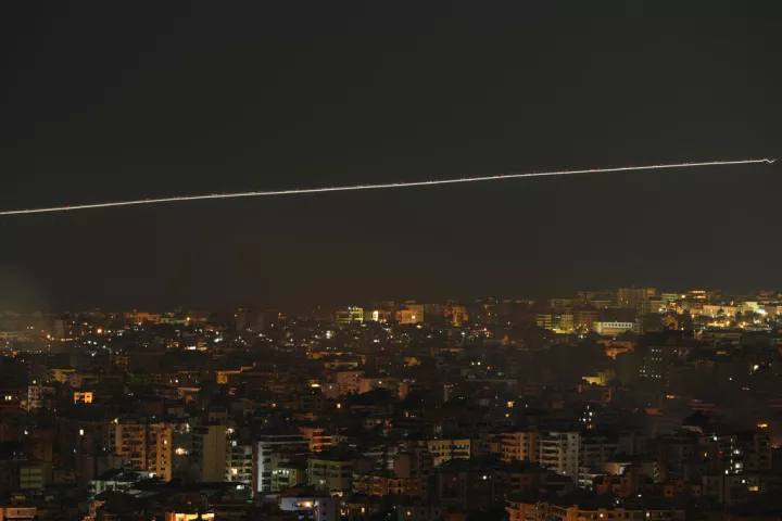 Αντίποινα Τεχεράνης για τα πλήγματα σε ενεργειακές υποδομές - Εκτός λειτουργίας πυρηνικός αντιδραστήρας στο Ιράν