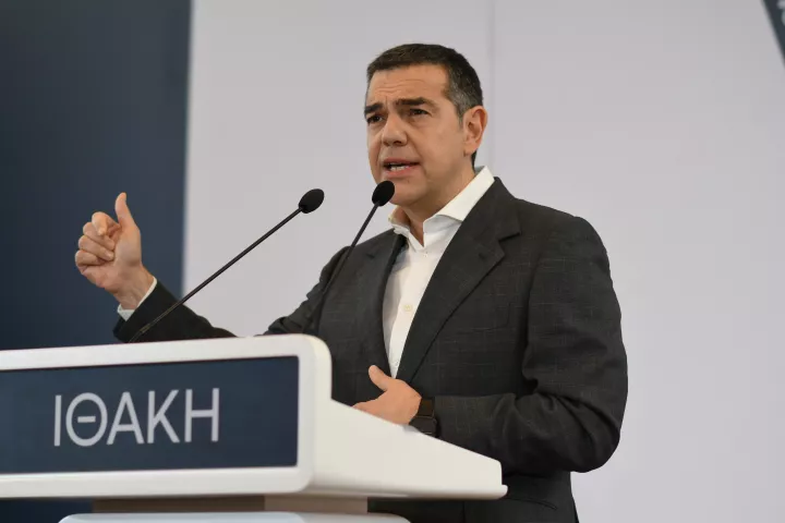 Τι λέει ο Τσίπρας με τη φωνή του Βελουχιώτη