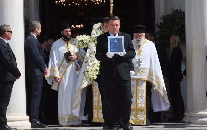 Στην τελευταία της κατοικία η σορός της μεγάλης λαϊκής ερμηνεύτριας Μαρινελλας