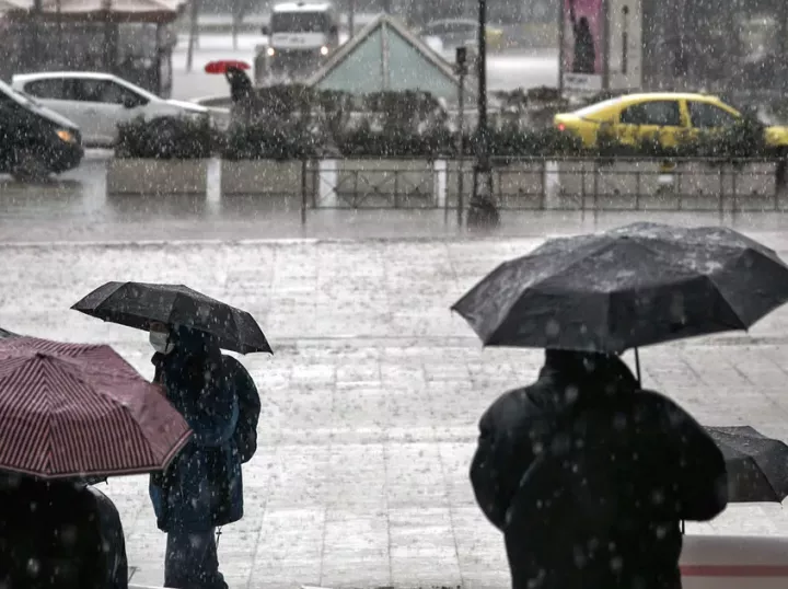 Συναγερμός για την κακοκαιρία Erminio: Καταιγίδες, χαλαζοπτώσεις και θυελλώδεις άνεμοι - Σε Red Code η Αττική