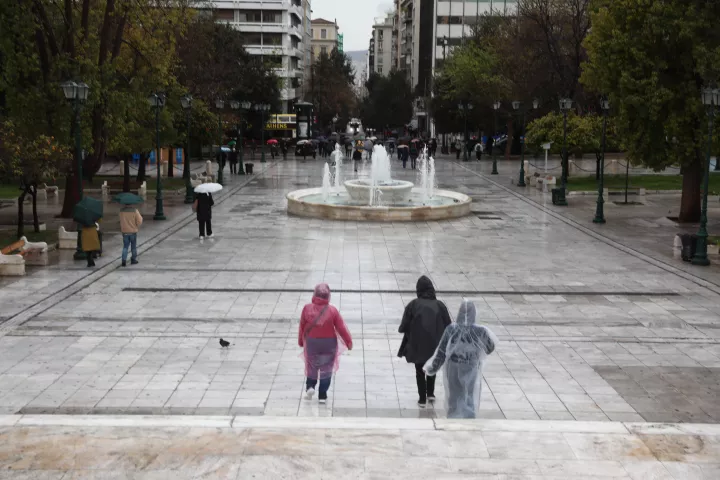 Σε κόκκινο συναγερμό η Στερεά Ελλάδα για την κακοκαιρία - Μήνυμα 112 και έκτακτα μέτρα