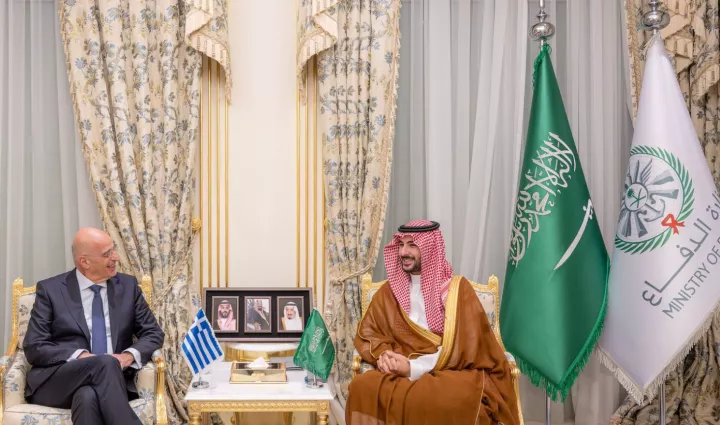 Συνάντηση Δένδια με υπουργό Άμυνας της Σαουδικής Αραβίας - Στο επίκεντρο η κατάσταση στην ευρύτερη περιοχή