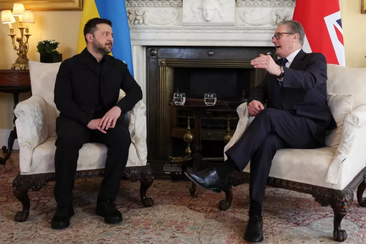Επικοινωνία Στάρμερ - Ζελένσκι: Έμφαση στην άμυνα και πίεση προς τη Ρωσία