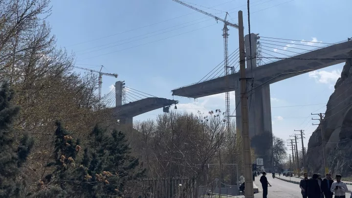 Ιράν: Οι δύο μεγαλύτερες χαλυβουργίες διέκοψαν τη λειτουργία τους μετά από πλήγματα