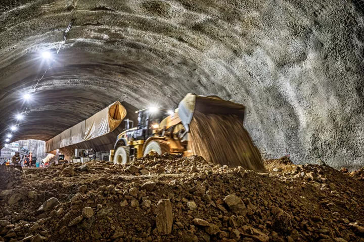 Προς τον Σταθμό Δικαστήρια ο «μετροπόντικας» της γραμμής 4 - Πέρασε την Κυψέλη