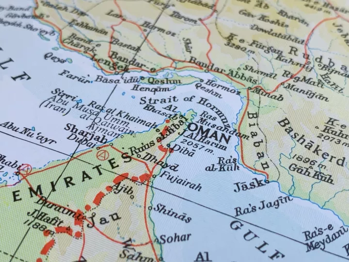 Οι σύμμαχοι προειδοποιούν τον Τραμπ ότι το στρατιωτικό του σχέδιο για το άνοιγμα των Στενών του Ορμούζ είναι αδύνατο