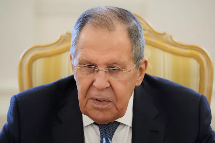 Λαβρόφ: Οι ΗΠΑ να εγκαταλείψουν τα τελεσίγραφα στο Ιράν