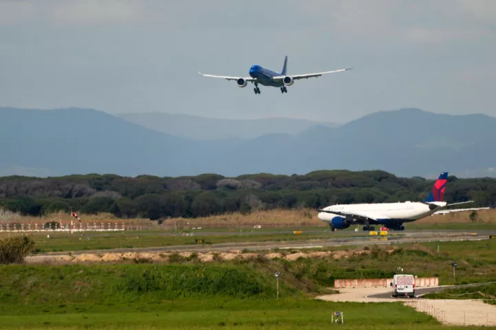 Ιταλία: Σε άλλα τρία αεροδρόμια περιορίζονται αυστηρά τα διαθέσιμα καύσιμα
