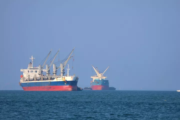 Γερμανία: Η Ρωσία κερδίζει 10 δισ. ευρώ το μήνα από το κλείσιμο των Στενών του Ορμούζ 