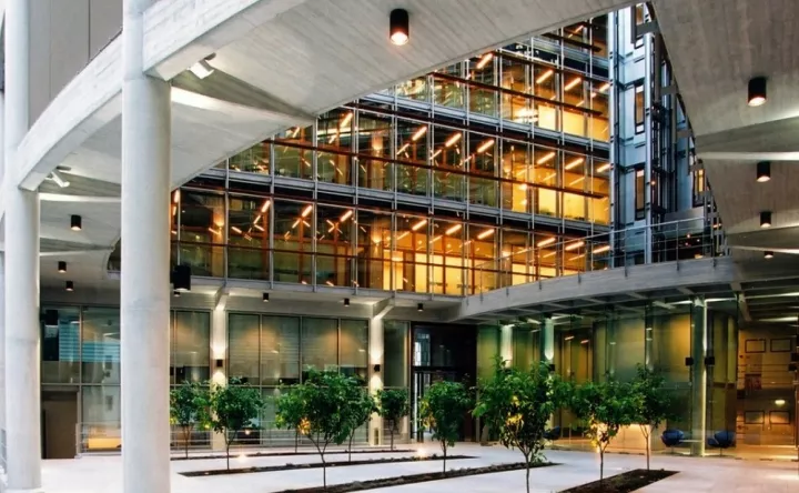 ΓΕΚ ΤΕΡΝΑ: Καθαρά κέρδη 147,3 εκα. ευρώ το 2025, άνοδος 48,1% - Οι επενδύσεις έφτασαν τα 1,3 δισ. ευρώ