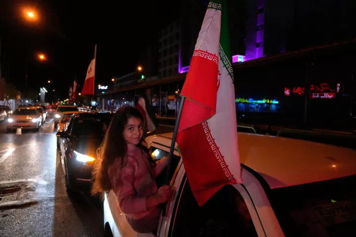 Ιράν: Πανηγυρισμοί στην Τεχεράνη για την κατάπαυση του πυρός (vid)