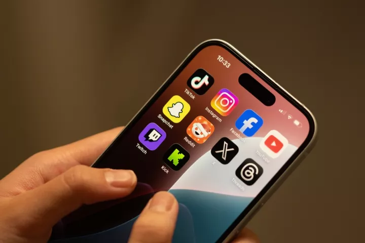 Απαγόρευση social media: Τα παιδιά μας χρειάζονται και συμμόρφωση