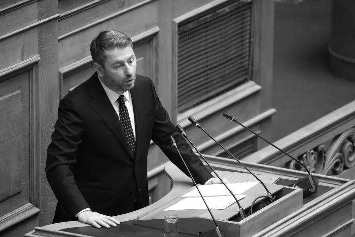 Το «ιερατείο» του ΠΑΣΟΚ απαιτεί υποταγή στο ηθικό του πλεονέκτημα