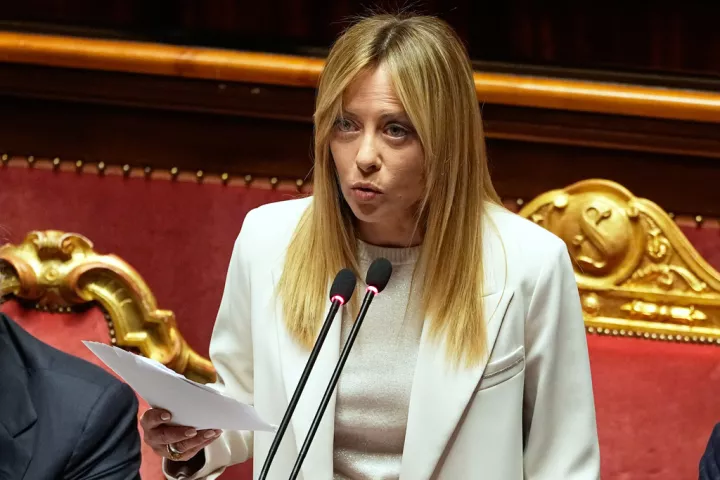 Μελόνι: Η ΕΕ θα πρέπει να αναστείλει τους δημοσιονομικούς κανόνες, αν επιμείνει η κρίση στη Μ. Ανατολή