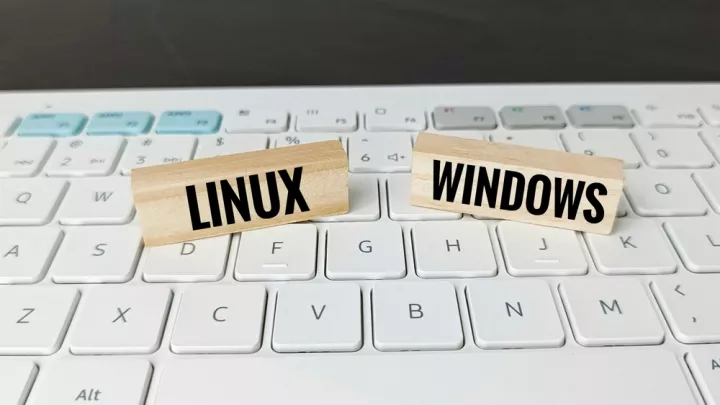 Γαλλία: Η κυβέρνηση αντικαθιστά τα Windows με Linux για να απεξαρτηθεί τεχνολογικά από τις ΗΠΑ