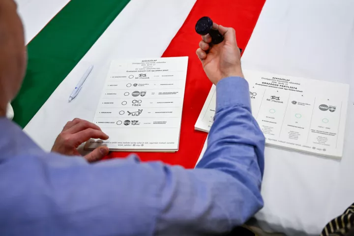 Ουγγαρία: Στις κάλπες σήμερα οι ψηφοφόροι - Τέλος εποχής ή πέμπτη θητεία για τον Όρμπαν;