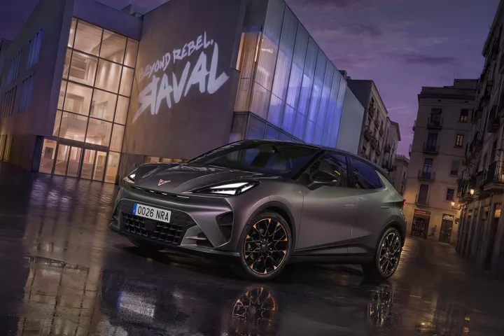 Ένα ηλεκτρικό πόλης που επιχειρεί να αλλάξει τα δεδομένα