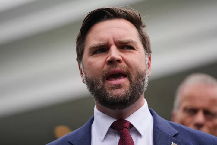 Βανς: Η μπάλα βρίσκεται στο γήπεδο της Τεχεράνης-Το Ιράν αποδέχεται αναστολή του εμπλουτισμού ουρανίου μόνο για μια πενταετία