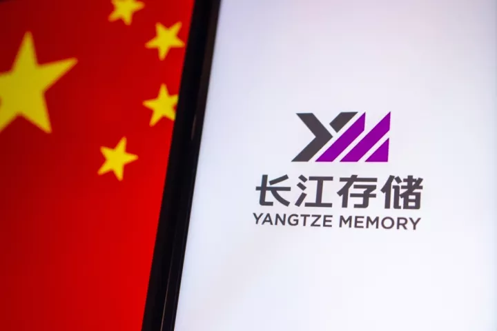 YMTC: Στρατηγική αντεπίθεση με τριπλασιασμό της παραγωγής NAND και είσοδο στα DRAM
