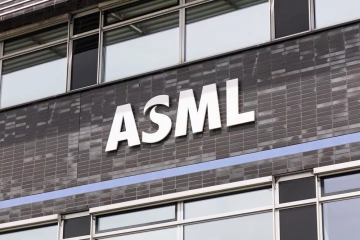 ASML: Έως 40 δισ. δολάρια τα έσοδα το 2026 - Αυξημένη η ζήτηση για Τεχνητή Νοημοσύνη