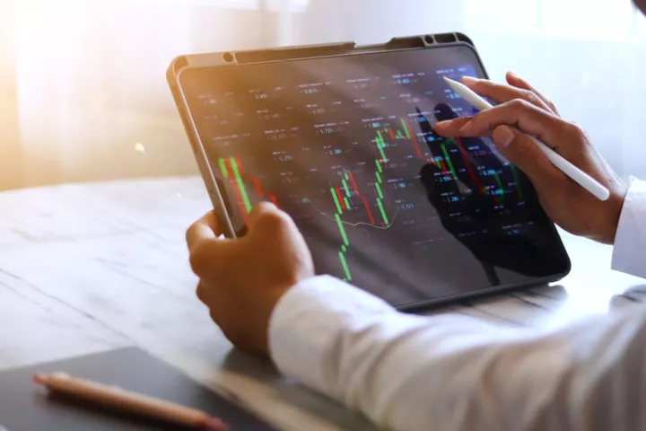 Άνοδος στις ασιατικές αγορές, με συγκρατημένη αισιοδοξία για τη Μέση Ανατολή 