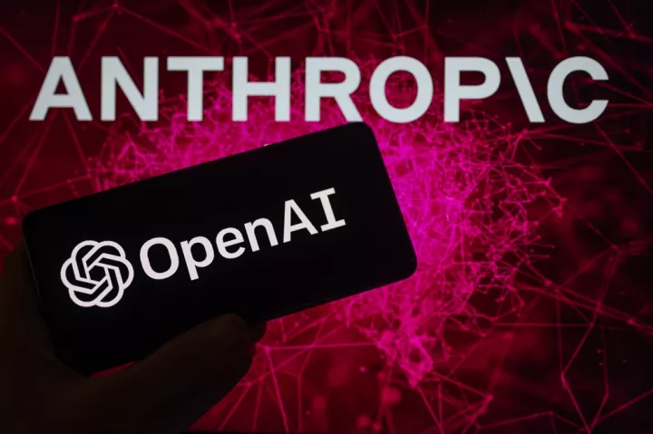 «Σύννεφα» πάνω από την αποτίμηση της OpenAI: Η ραγδαία άνοδος της Anthropic προκαλεί τριγμούς στους επενδυτές