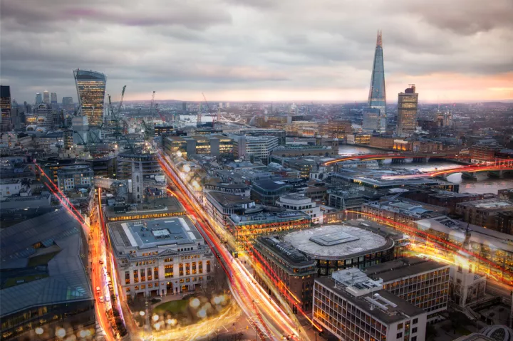 Η βρετανική οικονομία αναπτύχθηκε κατά 0,5% τον Φεβρουάριο