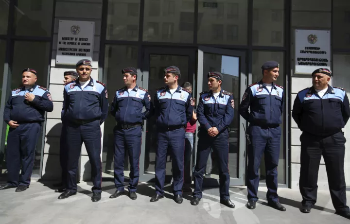 Αρμενία: Υπό κράτηση πρόσωπα της φιλορωσικής αντιπολίτευσης ενόψει των εκλογών του Ιουνίου