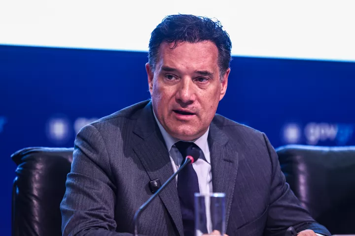 Άδ. Γεωργιάδης: Αμερικανίδα συγκρίνει το σύστημα υγείας των ΗΠΑ με το ΕΣΥ και γκρεμίζει όλους τους μύθους