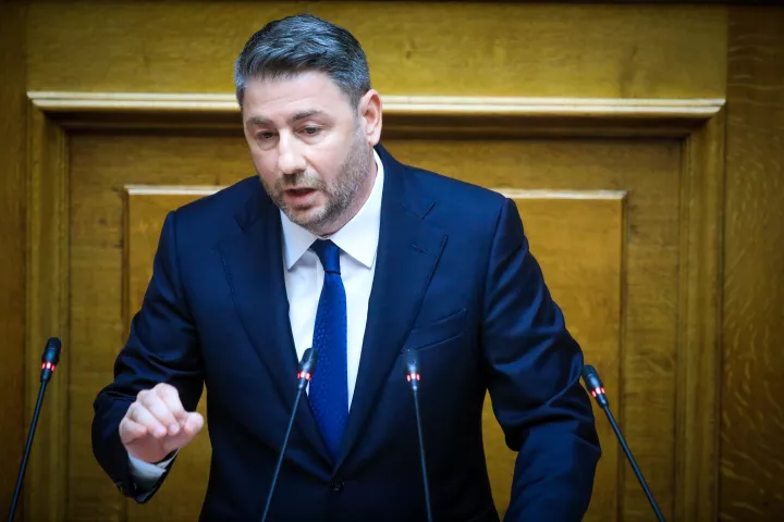 Το ΠΑΣΟΚ «δουλεύει» για Καρυστιανού και Βελόπουλο