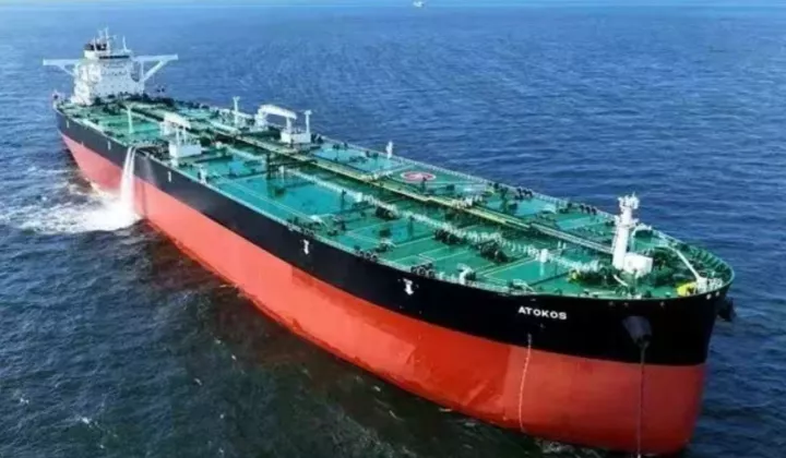 Bloomberg: Το υπερδεξαμενόπλοιο «Atokos» του Γιώργου Προκοπίου διέσχισε τα Στενά του Ορμούζ