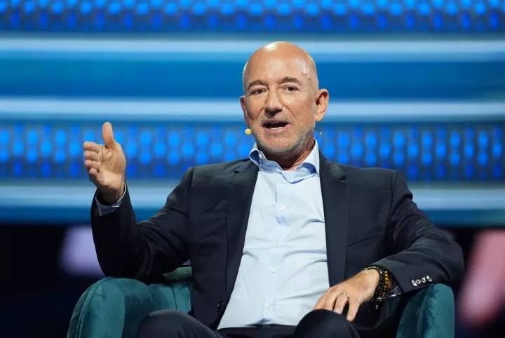 Τζεφ Μπέζος: Ο χαμηλός μισθός του πίσω από την τεράστια περιουσία του