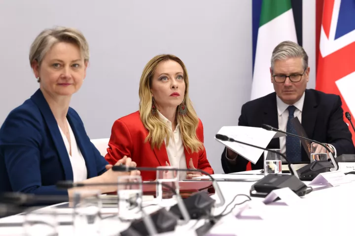 Μελόνι: H Ρώμη είναι διατεθειμένη να προσφέρει μονάδες του ναυτικού της για τα Στενά του Ορμούζ